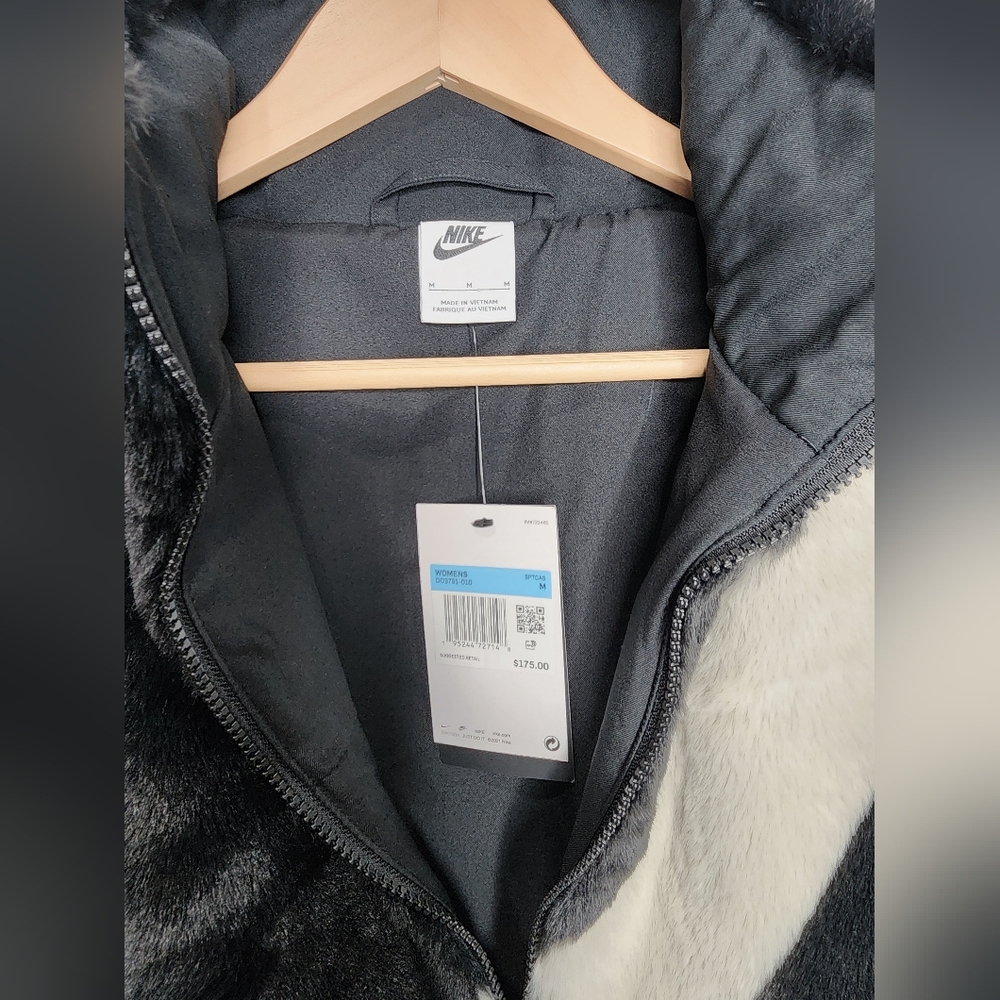Nike Sportswear Faux Fur Jacket Black Full Zip Women’s Medium - Picture 15 of 16